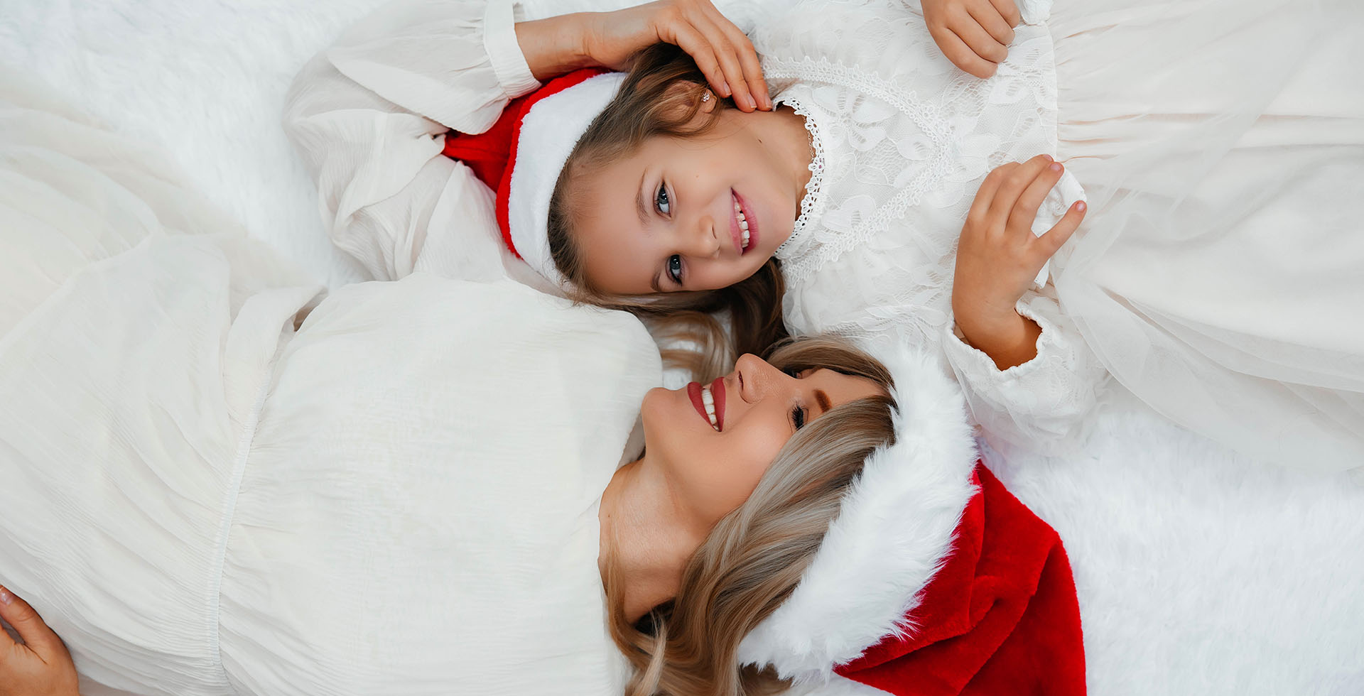 Weihnachts-Fotostudio Holzkirchen - Festliche Dekoration und warme Stimmung
